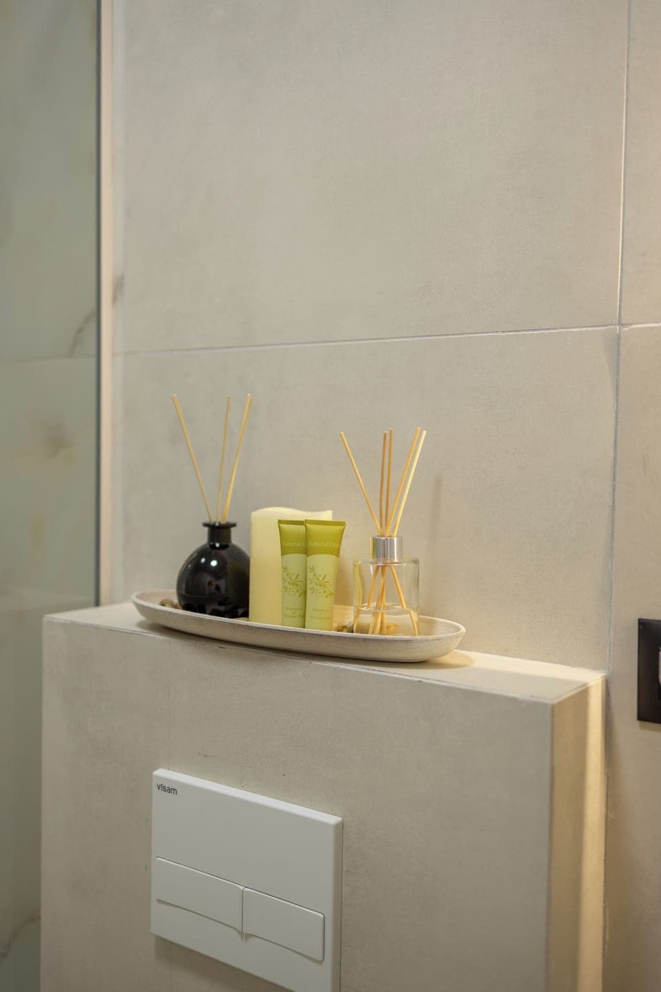 King Suite | Bathroom | Shower, rainfall showerhead, hair dryer, bathrobes