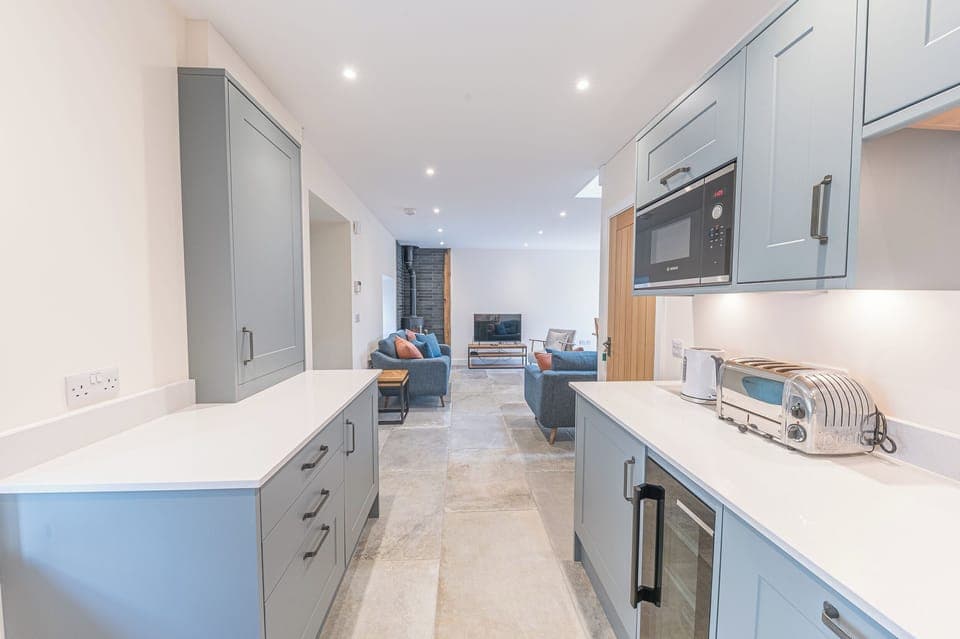 Dishwasher, cookware/dishes/utensils