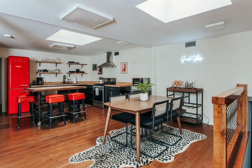 Apartment, Private Bathroom (North Central Loft) | Shared kitchen