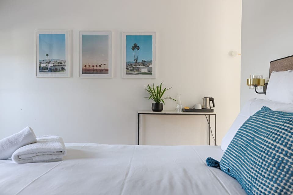 Suite | Free WiFi, bed sheets