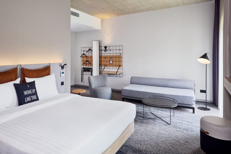 Room, 1 Queen Bed, City View | Premium bedding, desk, laptop workspace, soundproofing