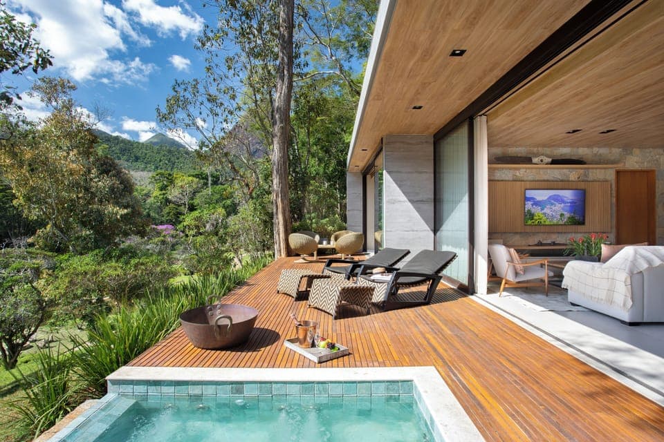 Luxury Cottage, 2 Bedrooms, Jetted Tub, Garden View | Balcony