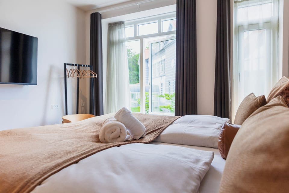 Twin Room | Premium bedding, desk, laptop workspace, soundproofing