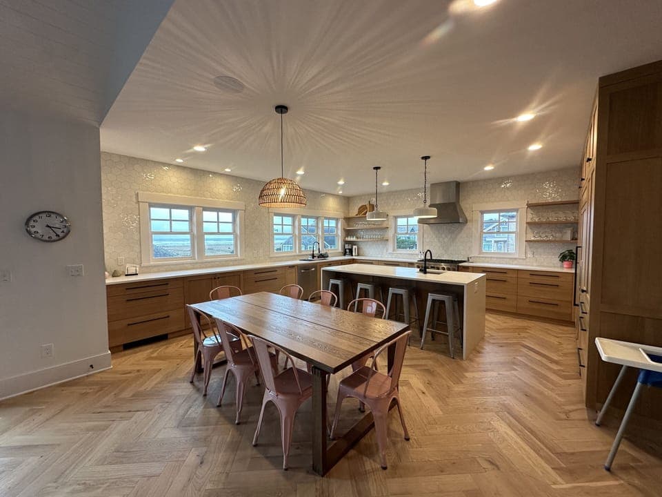 Dining off the kitchen