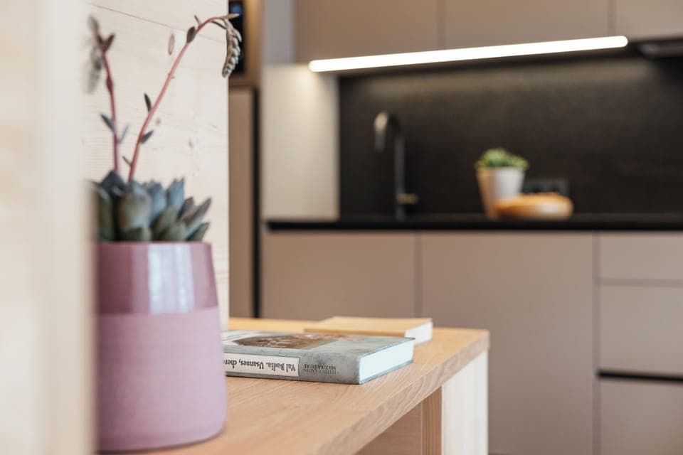 Shared fridge, espresso maker, coffee/tea maker, electric kettle