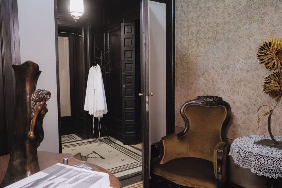 Basic Suite | Premium bedding, down comforters, minibar, free WiFi