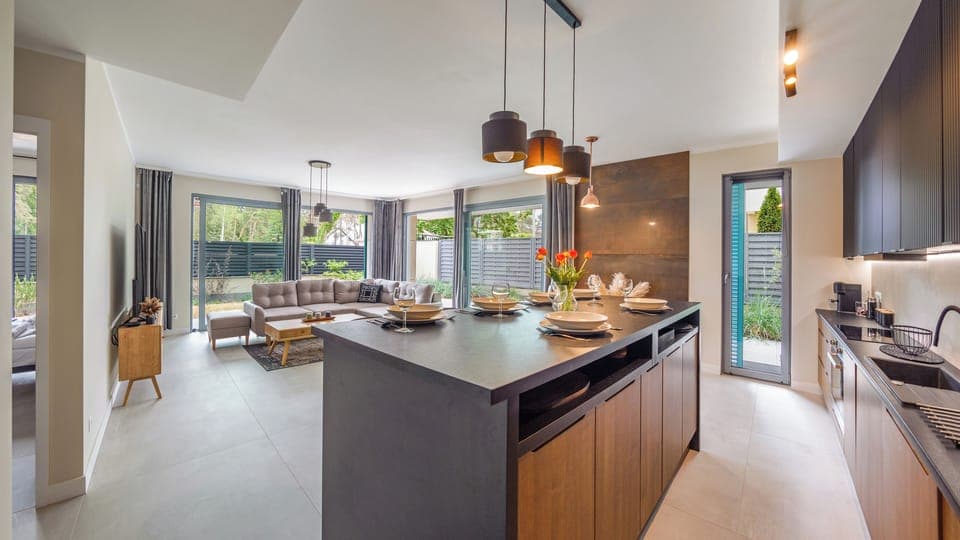 Apartment (1) | Living area | Flat-screen TV