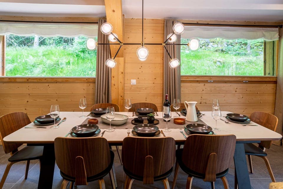 Dining table comfortably seats 8