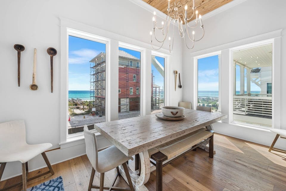 Dining Space for Shared Vacation Moments