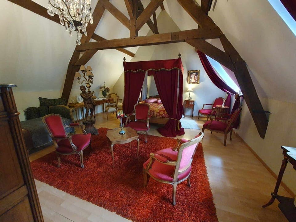 Romantic Triple Room, Ensuite, Garden View (Chambre Vénitienne) | 1 bedroom, iron/ironing board, cribs/infant beds, free WiFi