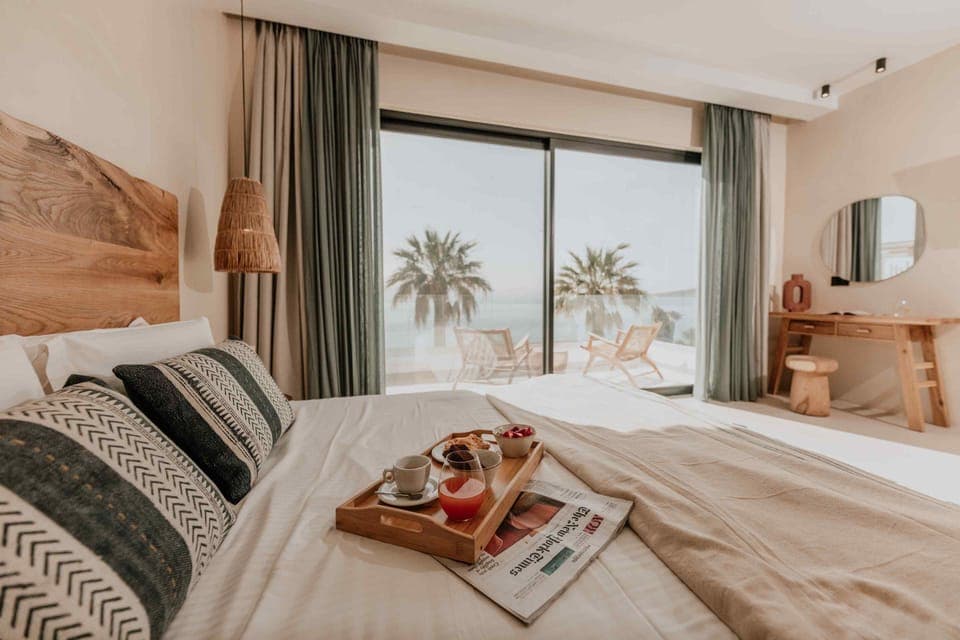 Superior Suite, Sea View | 1 bedroom, premium bedding, minibar, free WiFi