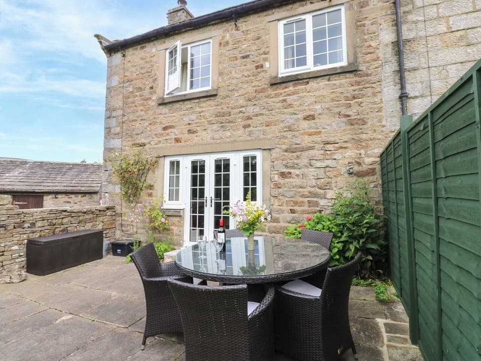 Cottage | Outdoor dining