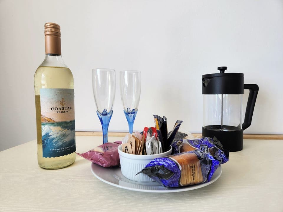 Luxury Studio | Free WiFi, bed sheets