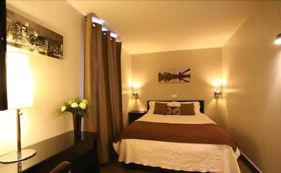 Comfort Double Room | Premium bedding, in-room safe, desk, free WiFi