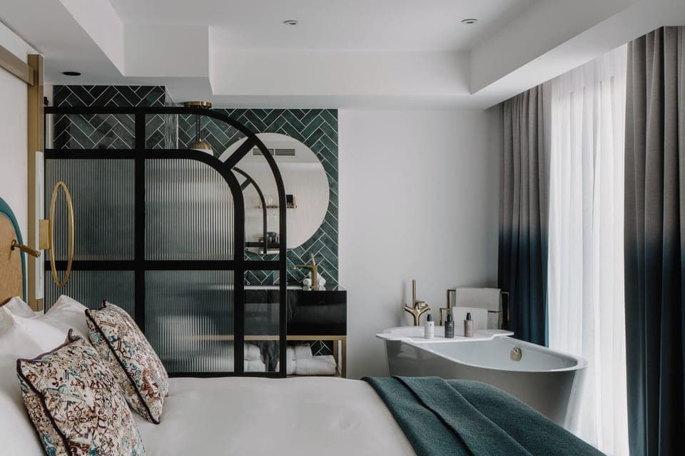 Suite, 1 King Bed, Balcony (Dock View, Top Floor, Bathtub) | Premium bedding, minibar, in-room safe, individually decorated