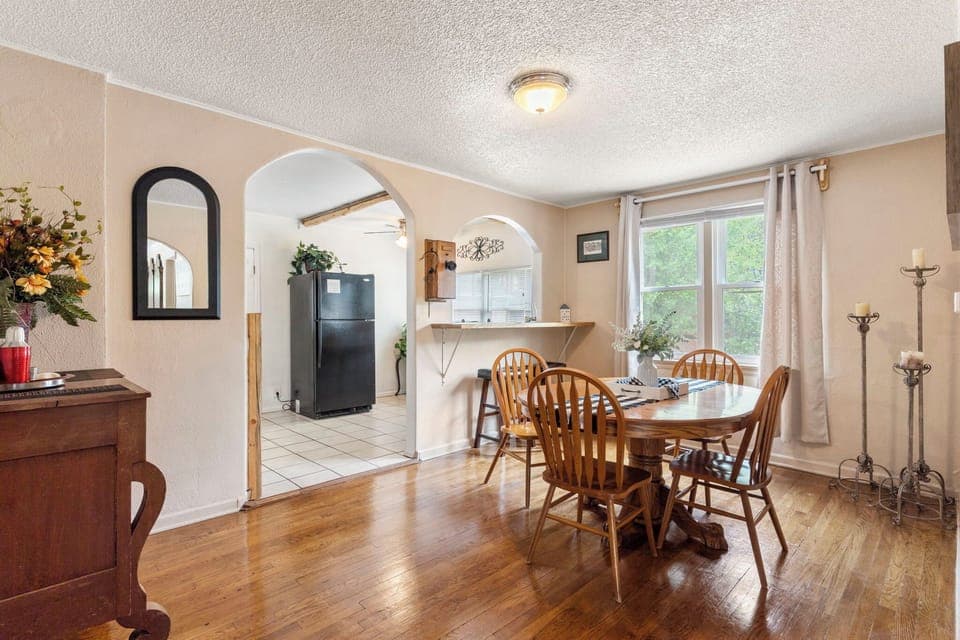 Dining area for 4