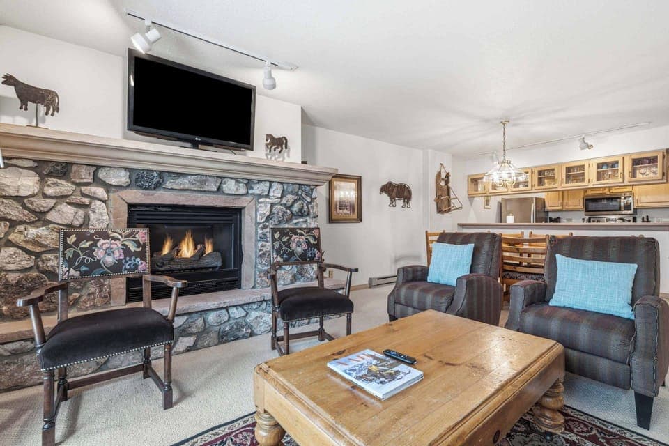 lowerborders-306-9124_54969667771_o