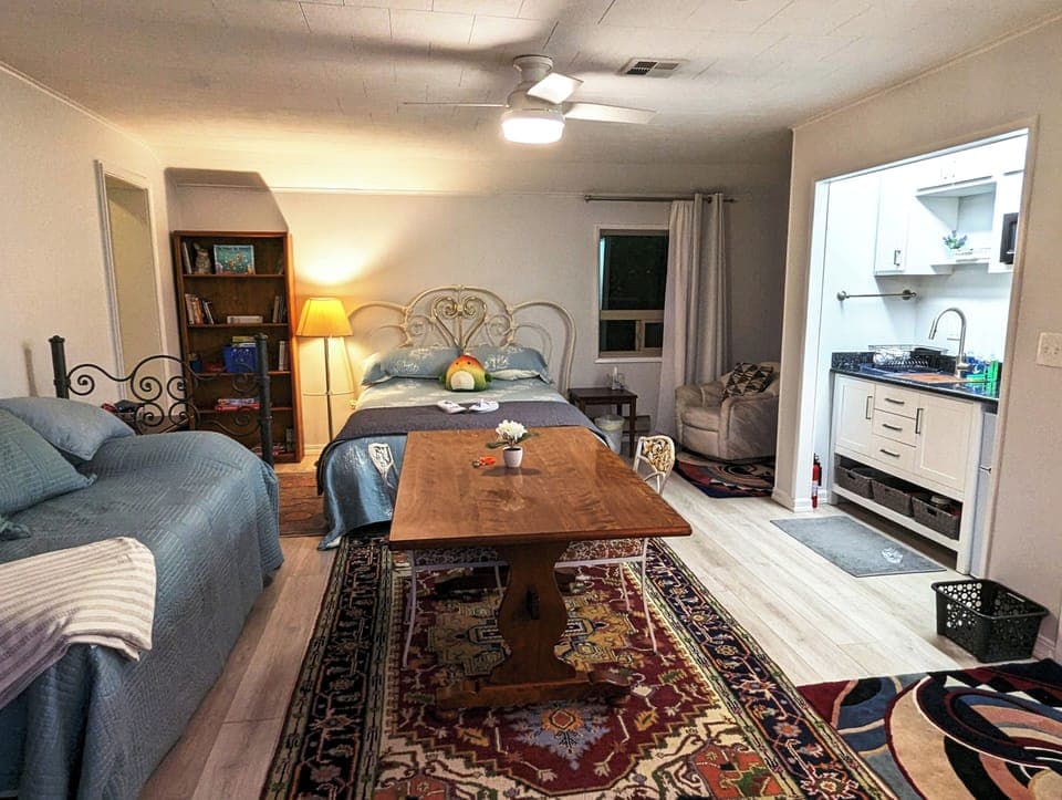 There's a single & queen bed, plus a roll-a-way bed in the closet.