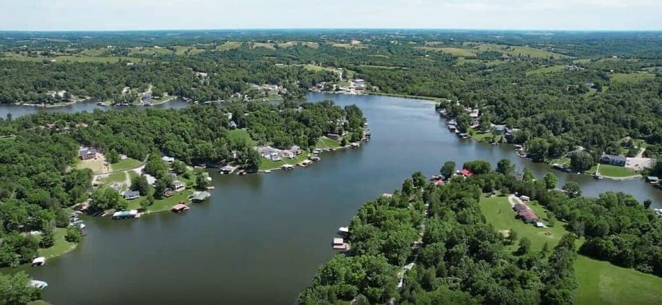 Near Williamstown Lake