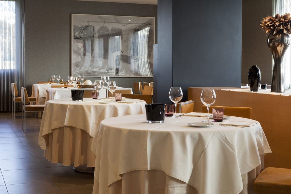 Daily buffet breakfast (EUR 12.00 per person)