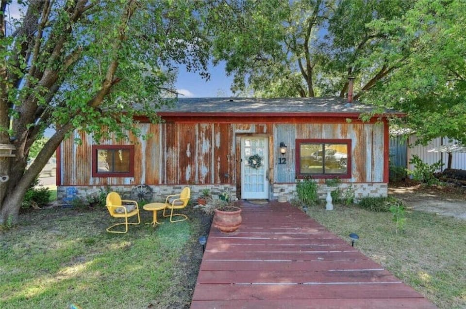 Tint TX Tin House entry