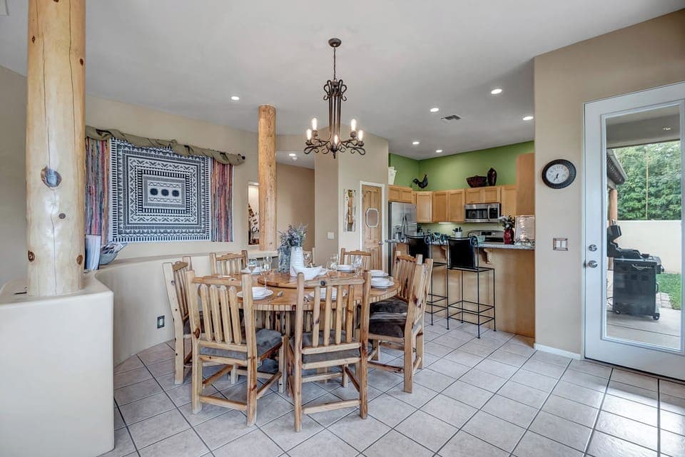 Dining Area with Seating for Eight