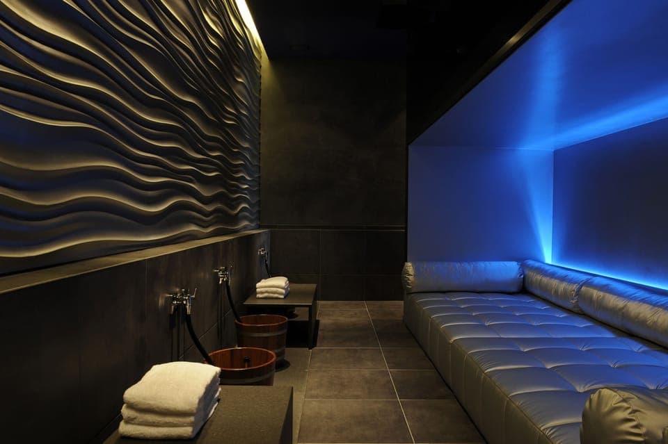 Sauna, steam room, body treatments, body wraps, body scrubs, facials