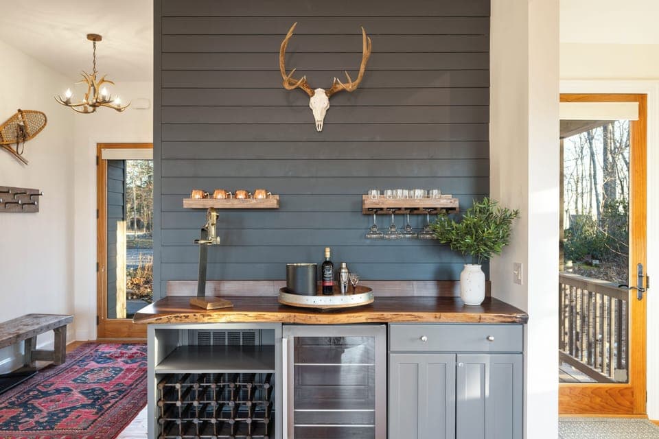 Bar area off kitchen