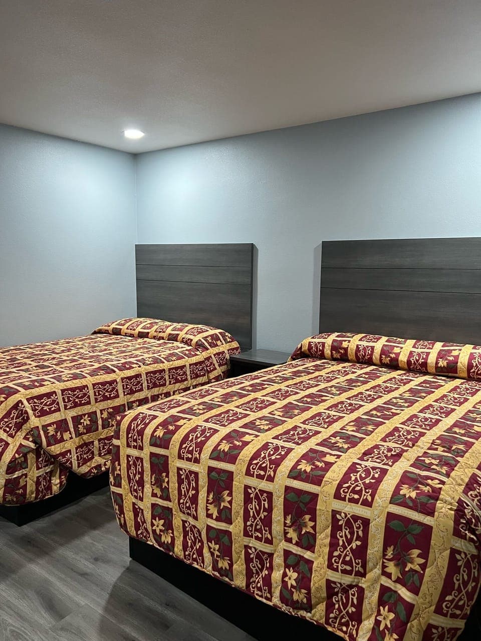 Desk, laptop workspace, free WiFi, bed sheets