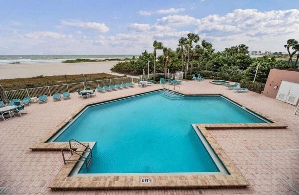Heated pool, spa and secure beach access