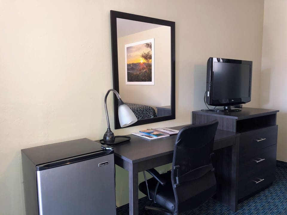 Blackout drapes, iron/ironing board, free WiFi, bed sheets