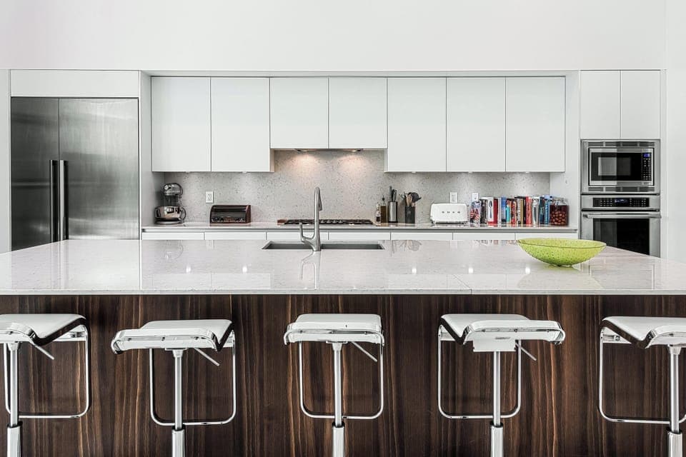 Kitchen Breakfast Bar