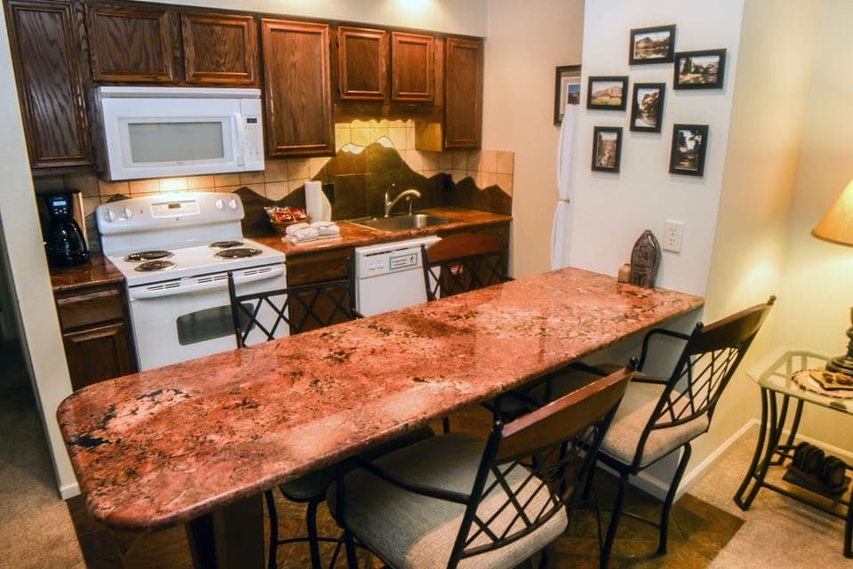 Apartment, 1 Bedroom | Private kitchen | Fridge, oven, coffee/tea maker, toaster