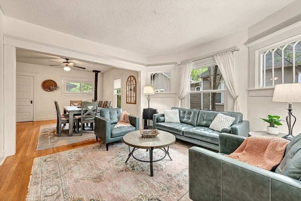 Home Decor,Furniture,Indoors,Living Room,Couch