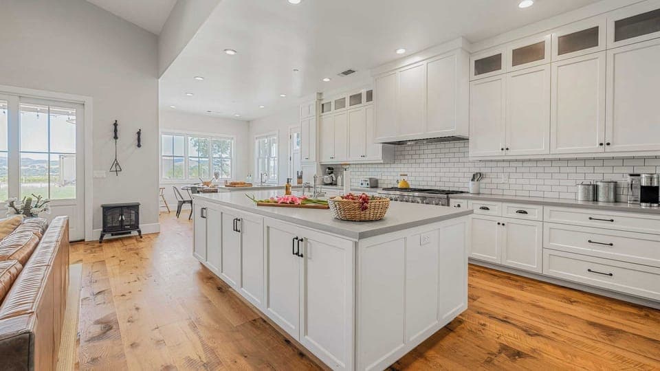 House (5 Bedrooms) | Private kitchen | Fridge, oven, stovetop, dishwasher