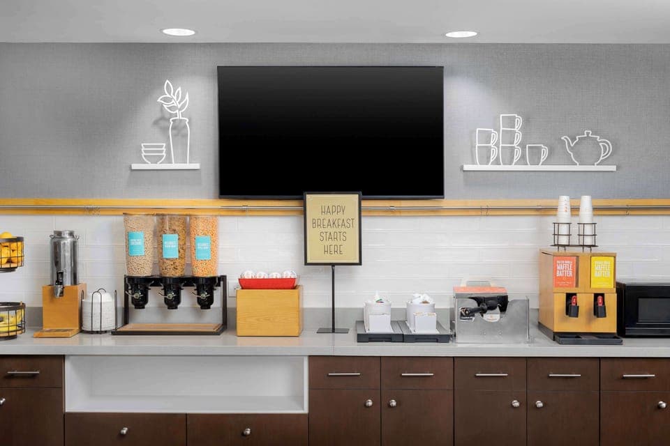 Free daily buffet breakfast