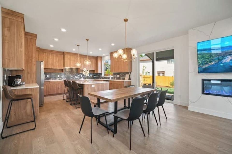 open space kitchen, dinning room and living room 
