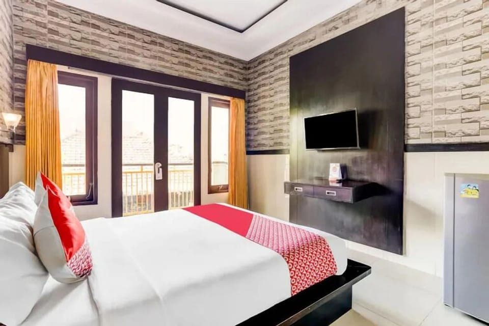 Deluxe Room | 1 bedroom, desk