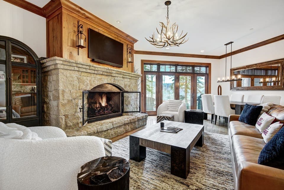 Furniture, Indoors, Living Room, Couch, Fireplace