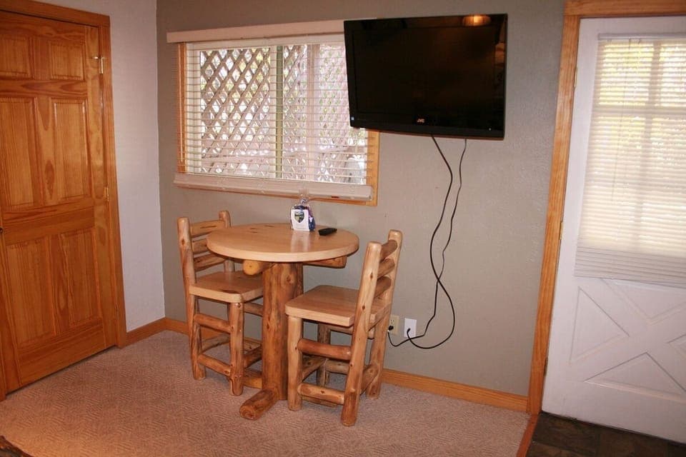 Studio | Dining