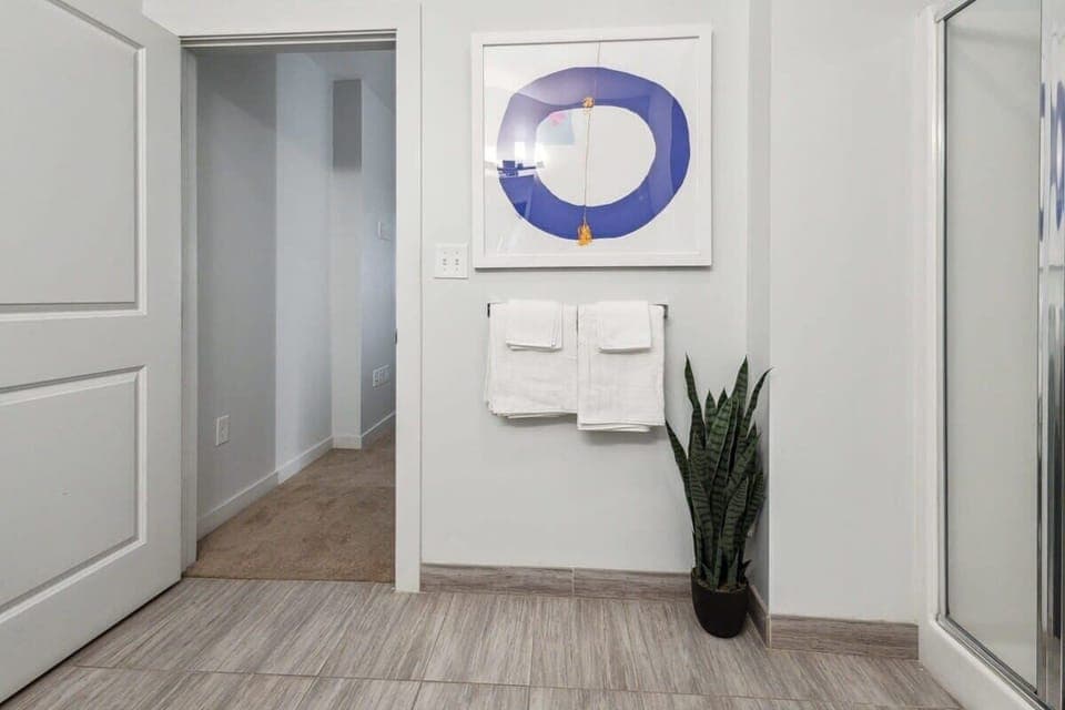 Second bathroom entrance