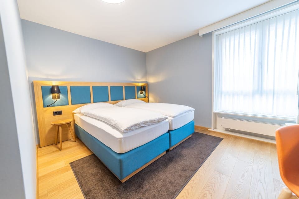 Comfort Zimmer (Einzel- oder Doppelzimmer) | Desk, laptop workspace, free WiFi, bed sheets