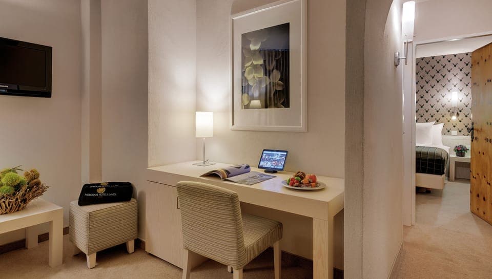 Standard Double Room (Poschiavo) | Living area | 100-cm flat-screen TV with cable channels, TV