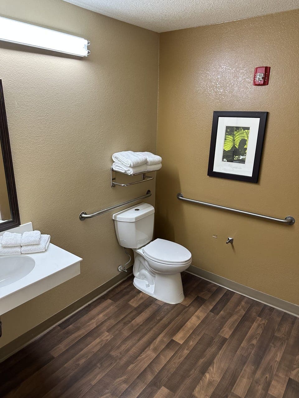 Studio, 1 King Bed, Accessible, Non Smoking | Bathroom | Combined shower/tub, free toiletries, hair dryer, towels