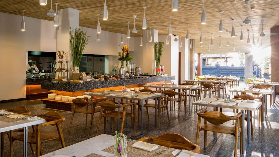 2 restaurants, breakfast, lunch, dinner served; Japanese cuisine