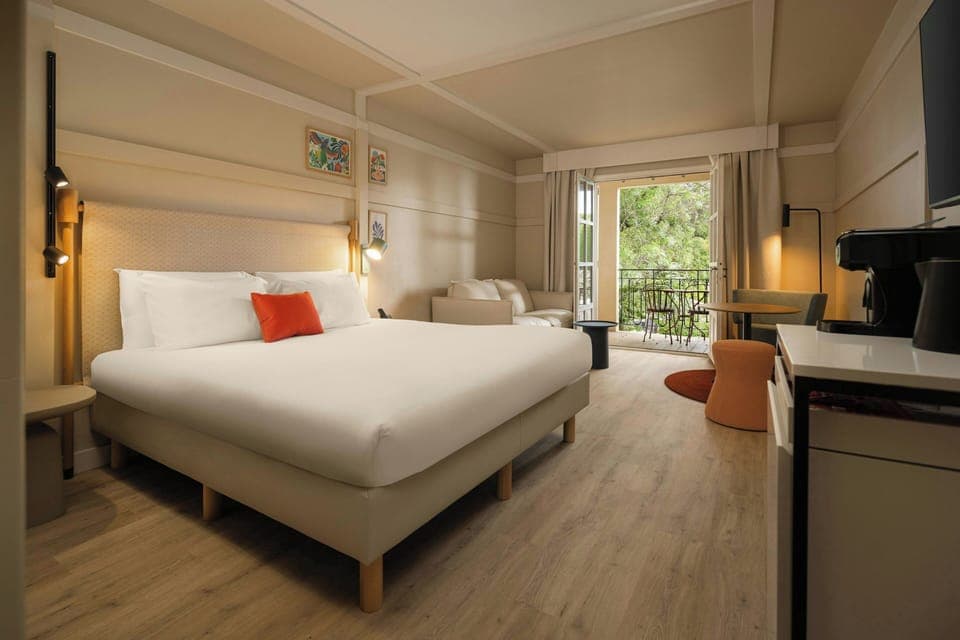 Junior Suite, 1 King Bed with Sofa bed, Balcony, Garden View | Premium bedding, minibar, in-room safe, desk
