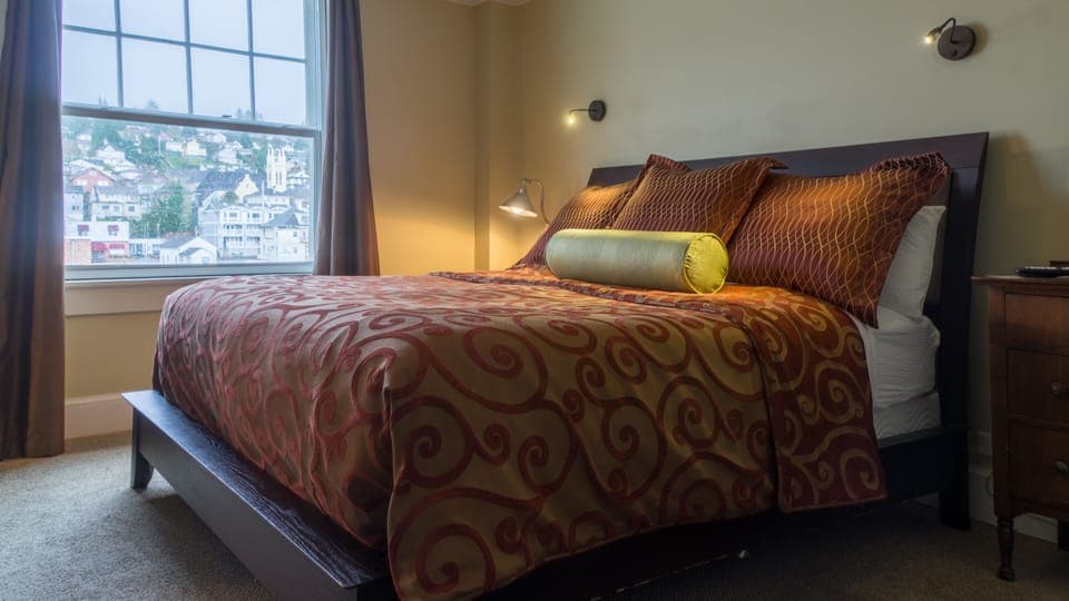 Premium bedding, pillowtop beds, desk, iron/ironing board