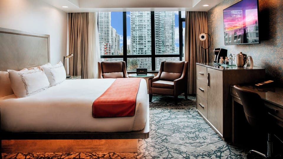 Executive Junior Suite | Pillowtop beds, in-room safe, individually decorated