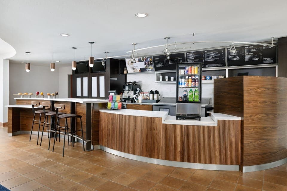 Breakfast (USD 5.95 per person)