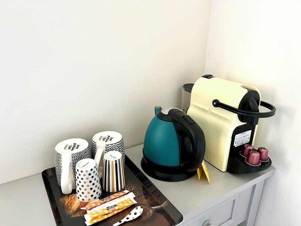 Comfort Room | In-room dining